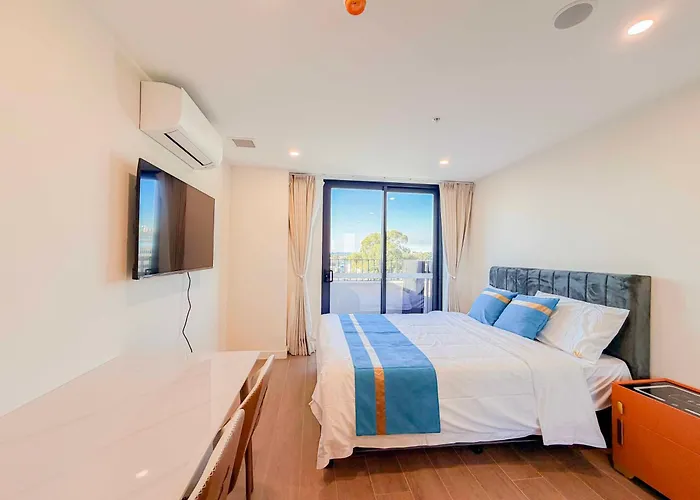 Auburn Studio, Entire Studio With Ensuite Toilet And Kitchen