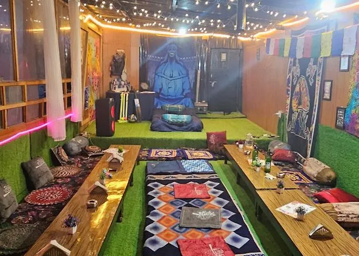 Kasol Shalom Camps & Cafe