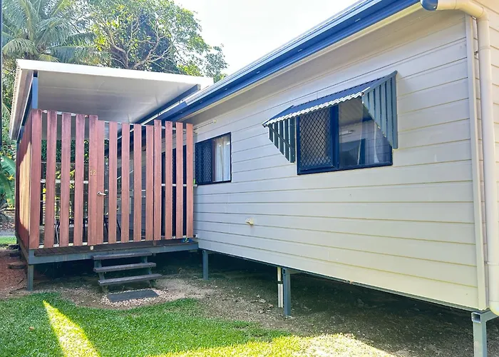 Tropical Hibiscus Caravan Park