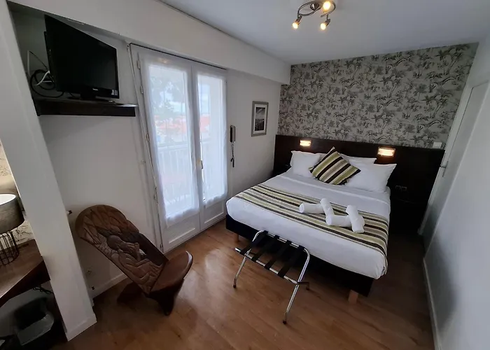 Les Cols Verts - Logis Hotels