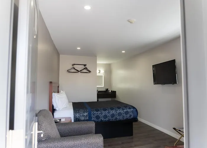 Aquarius Motel