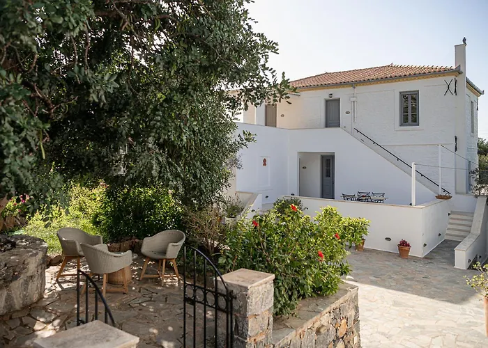 Bellevalia Hydra Hotel
