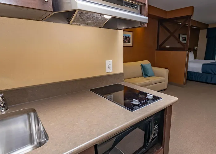 Days Inn & Suites By Wyndham Brandon