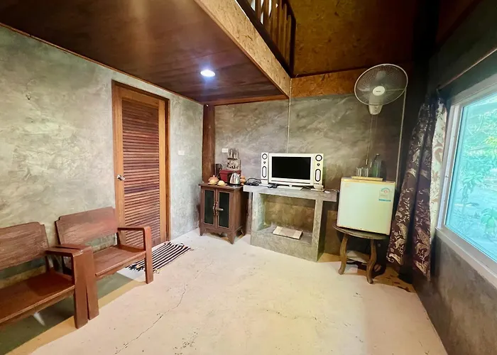 Baan Suan Ruen Chan Hom บ้านสวนเรือนจันทร์หอม