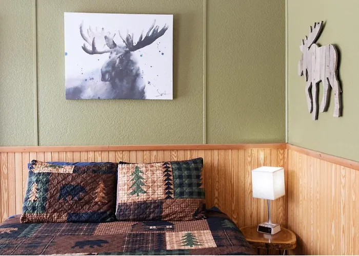 Maple Grove Lodging