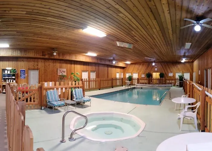 Cougar Canyon Lodge