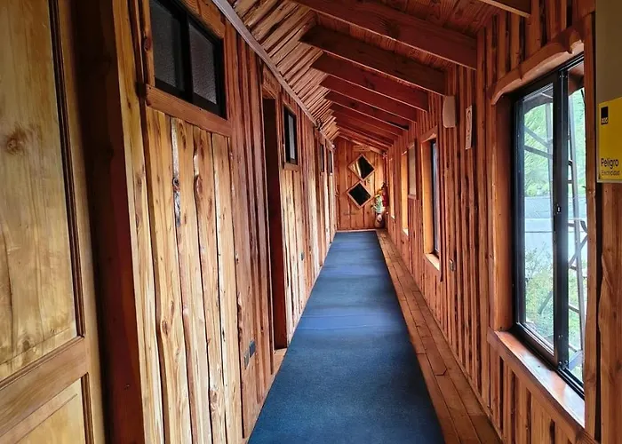 Hosteria-Cabanas Rucapillan