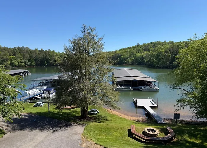 Boundary Waters Resort & Marina Hiawassee