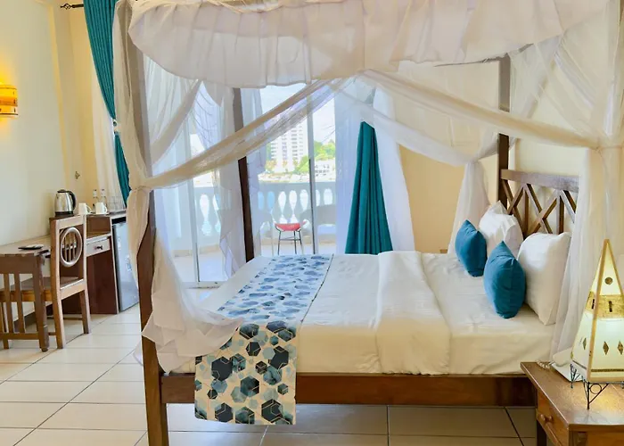 Cityblue Creekside Hotel & Suites