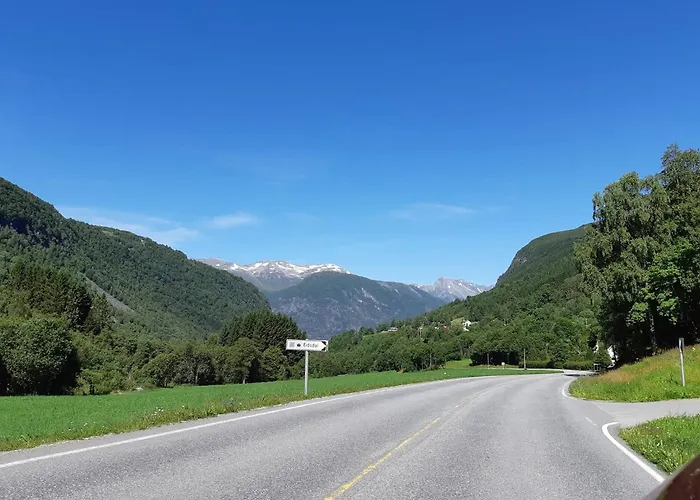 Eidsdal Camping Og Feriehus