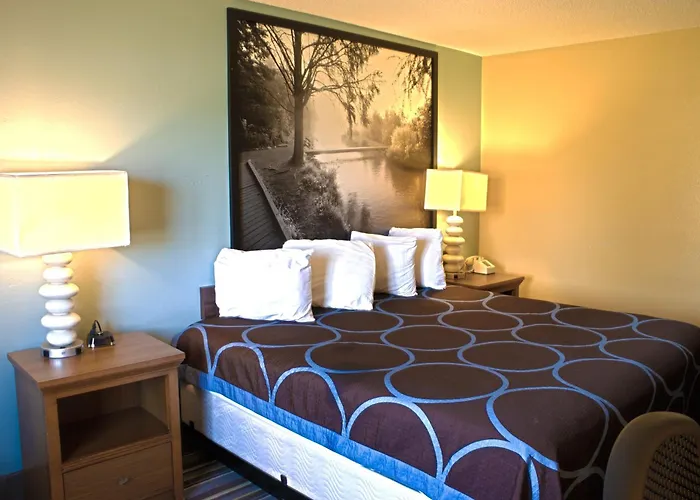 Super 8 By Wyndham Abilene Ks