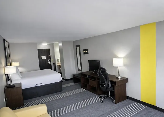 Super 8 By Wyndham Salina I-70