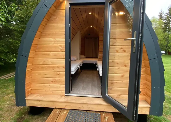 Domaine De L'Ours / Camping Lodge