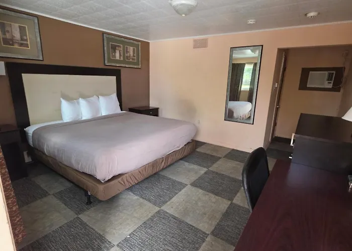 Greenway Motel
