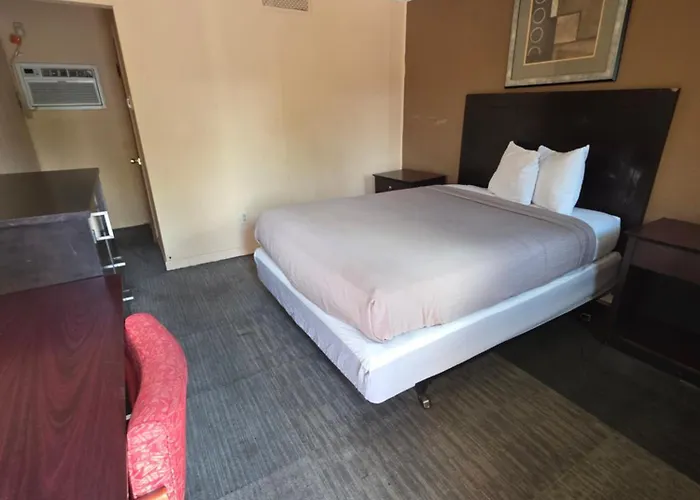 Greenway Motel