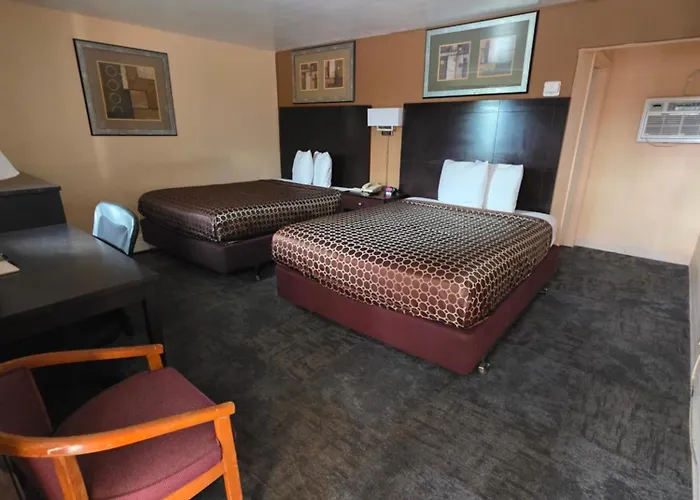 Greenway Motel