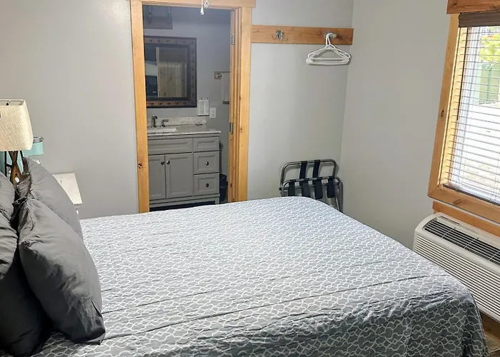 Columbine Inn (Adults Only)
