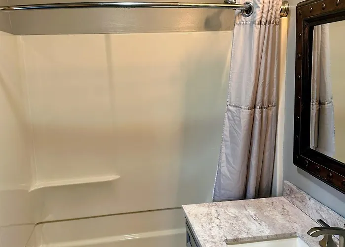 Columbine Inn (Adults Only)