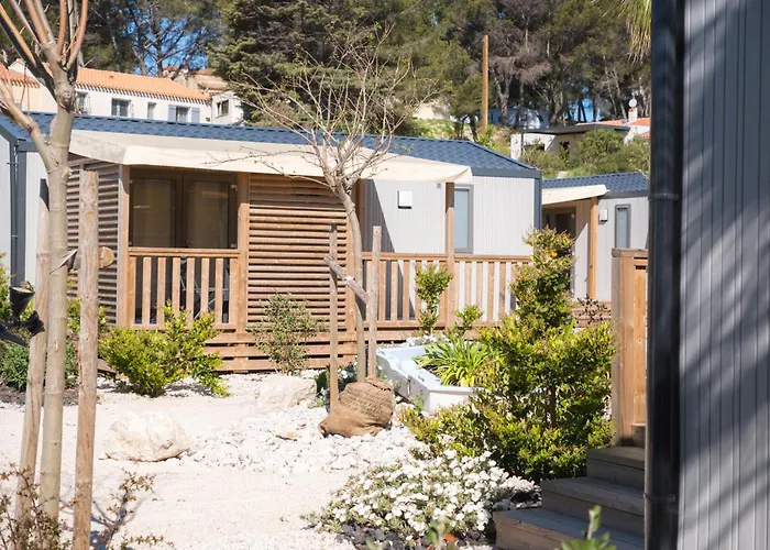 Camping Les Tamaris ***