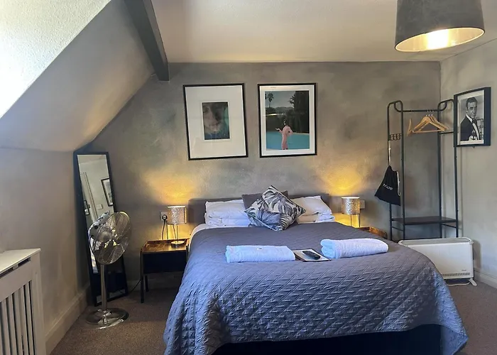 The Red Lion & Cellar Room, Betchworth
