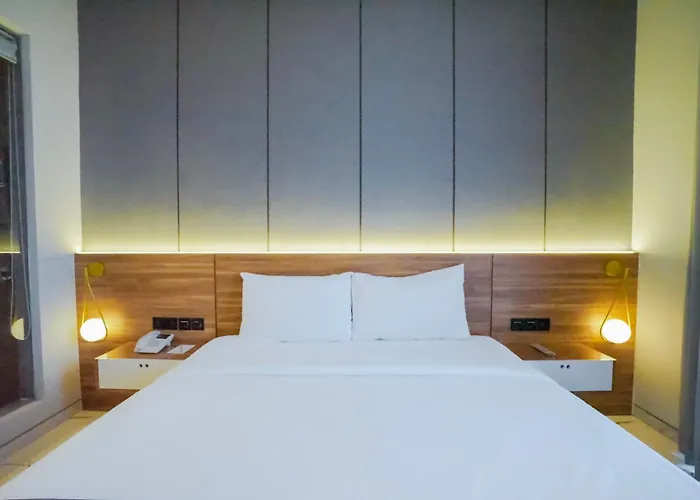 Facade Hotel By Azana