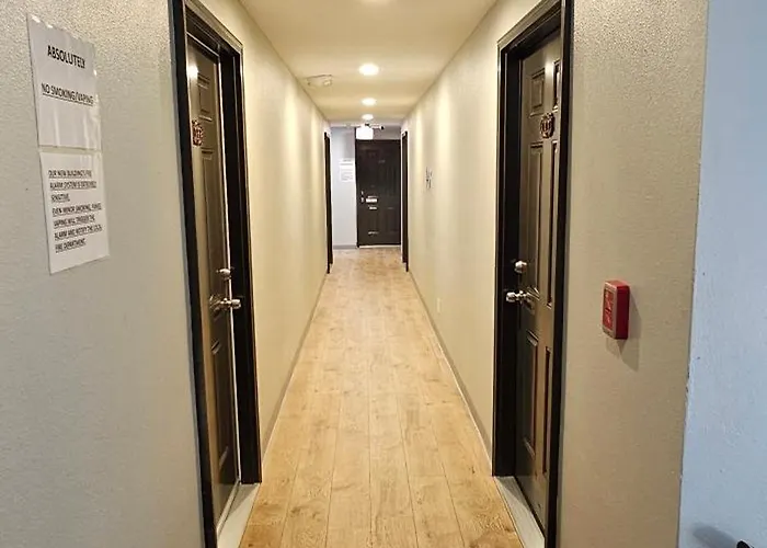 Farwest Motel