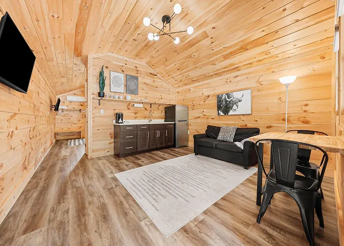 Cabin #7 One Bedroom With Kitchenette