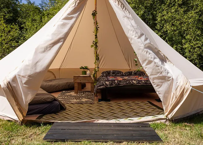 Battle Pods&Bells Glamping