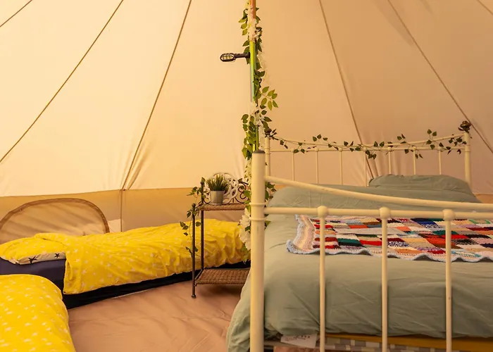 Battle Pods&Bells Glamping