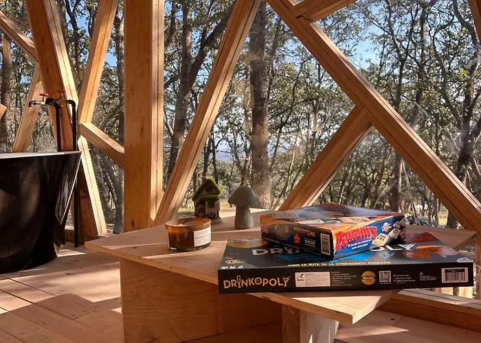 Cabana Con Balcon, Tina Y Chimenea En La Montana