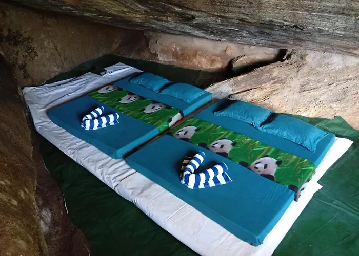 Sinharaja-Forest Cave Camp