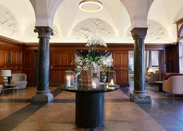 Ascot Hotel
