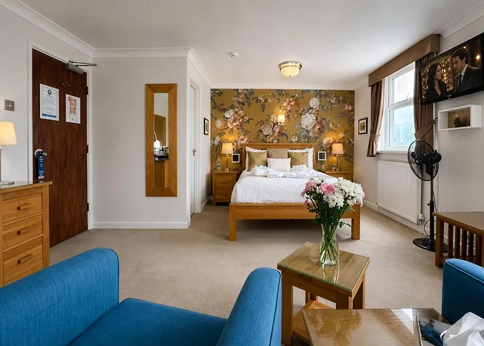 Riviera Lodge Hotel