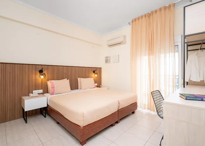 Stratos Hotel