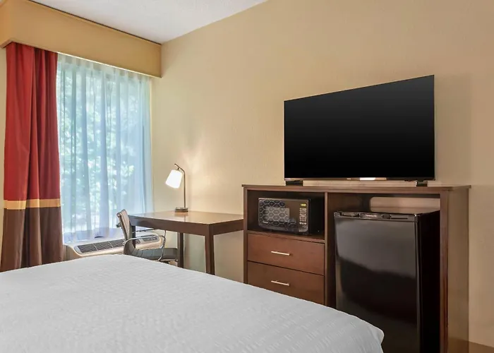 Clarion Pointe Cherokee