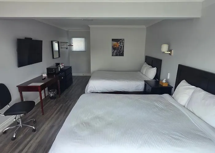 North Shore Wayside Inn