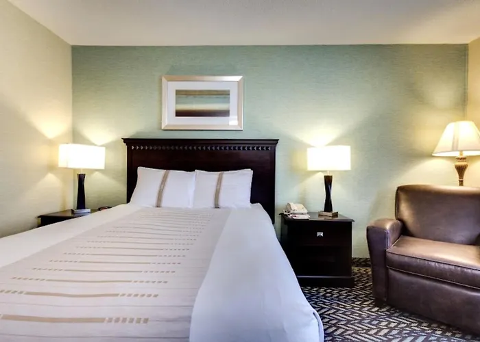 Fireside Inn And Suites