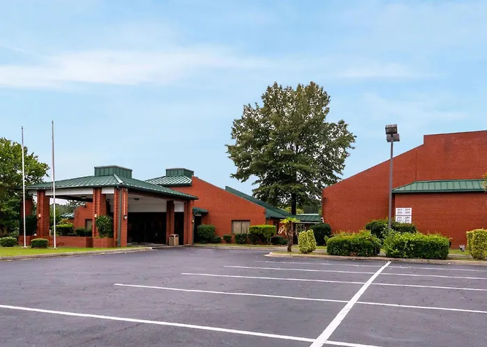 Studios And Suites 4 Less Emporia