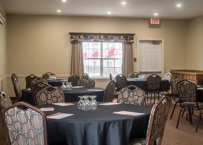 Amsterdam Inn & Suites, An Ascend Collection Hotel