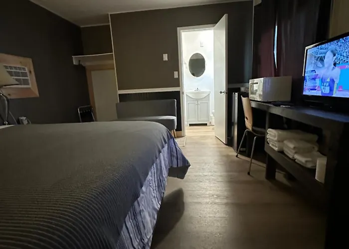 Greenside Motel