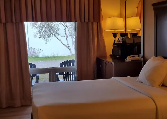 Carolyn Beach Inn