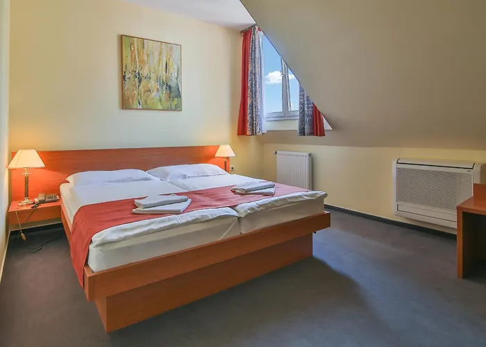 Lipa Hotel Es Etterem