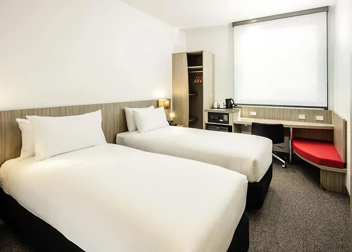 Ibis Mackay