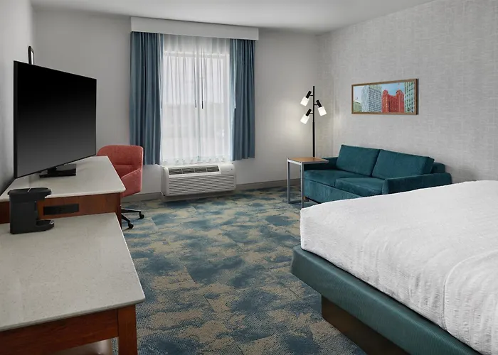 Hampton Inn & Suites Detroit/Troy