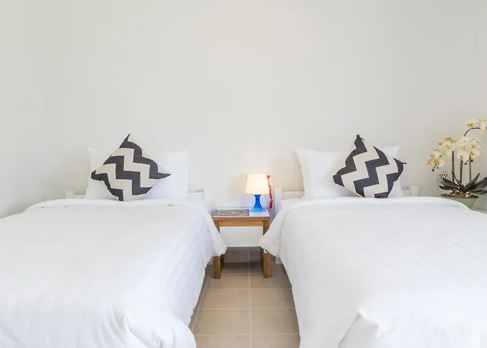 Maikhao Hotel, Phuket