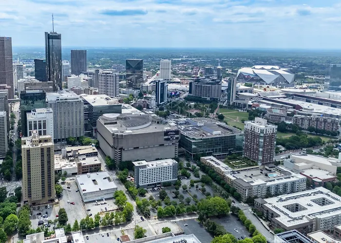 "Peachtree Perch" Dtown Condo W Balcony, Sleeps 4