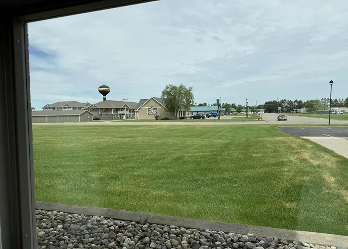 Super 8 By Wyndham Perham
