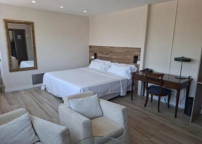 Hotel 153