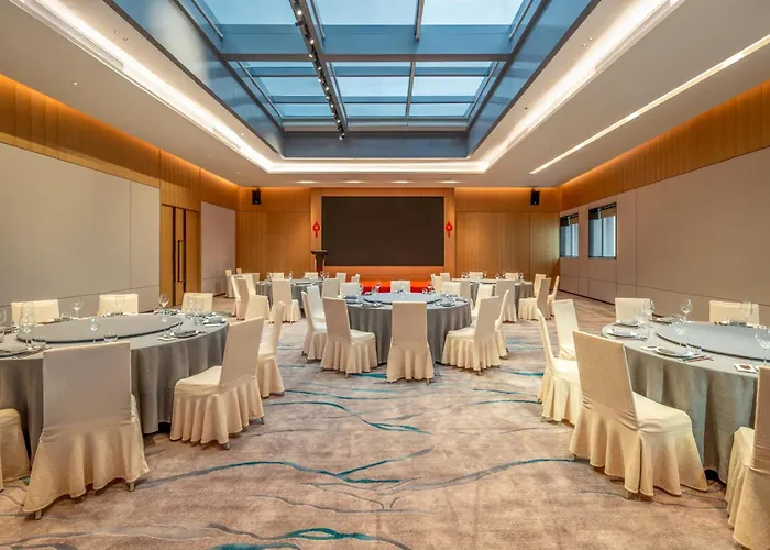Holiday Inn Shanghai Nanjing Road By Ihg