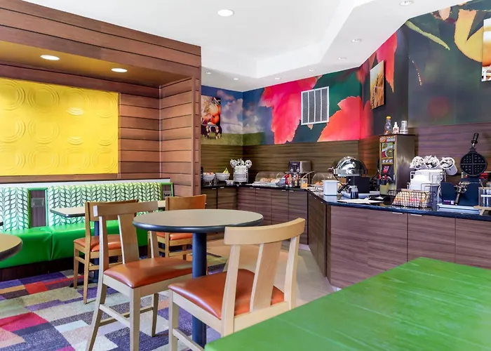 Comfort Inn & Suites Green Bay Stadium Area